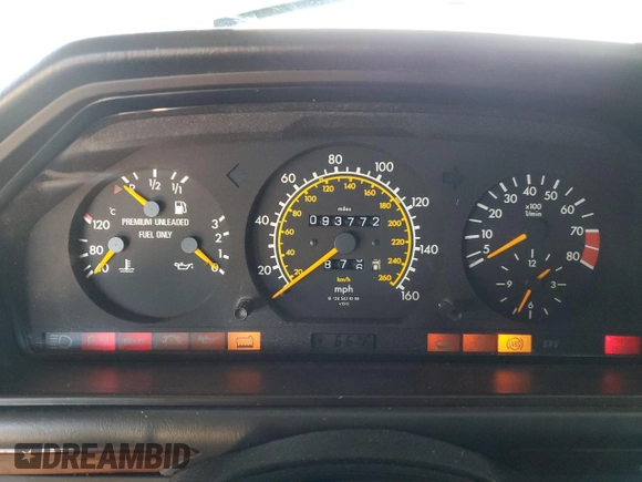 1991 Mercedes-Benz 300 CE с VIN WDBEA51D3MB285660, выставлен на аукционе Copart как лот 49656285 с пробегом 93 772 миль миль и Списание • Salvage title. История ставок и продаж доступна на DreamBid. Изображение 9.