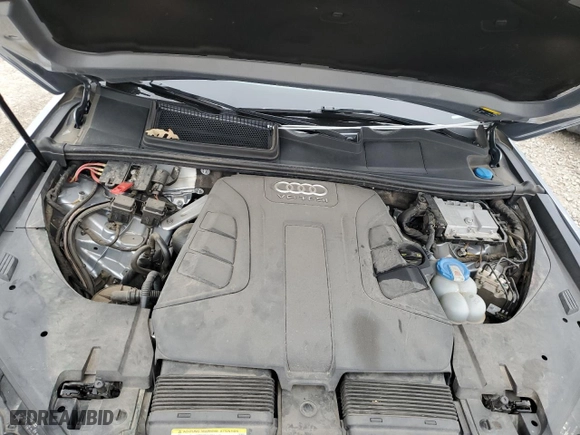 2017 Audi Q7 Prestige with VIN WA1VABF7XHD030530, listed as a Copart auction lot 43613665 with 0 miles and Salvage Title. Bid and sale history available at carsss.com. Image 11.