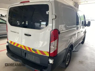 2018 Ford Transit с VIN 1FTYE1YM9JKB52110, выставлен на аукционе IAAI как лот 42610426 с пробегом 156 532 миль миль и . История ставок и продаж доступна на DreamBid. Изображение 15.