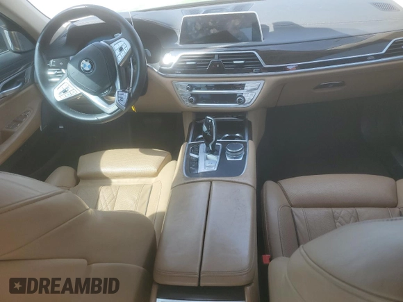 2021 BMW 7 Series 750i xDrive with VIN WBA7U2C07MCG34372, listed as a Copart auction lot 50639425 with 44,120 mi miles and Clean Title. Bid and sale history available at carsss.com. Image 8.