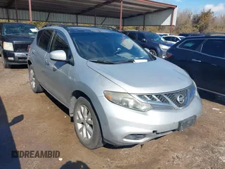 2013 Nissan Murano SL z VIN JN8AZ1MU5DW205852, wystawiony jako IAAI lot #41465599 z przebiegiem 149 015 mil mil oraz . Historia ofert i sprzedaży dostępna na DreamBid. Obrazek 1.