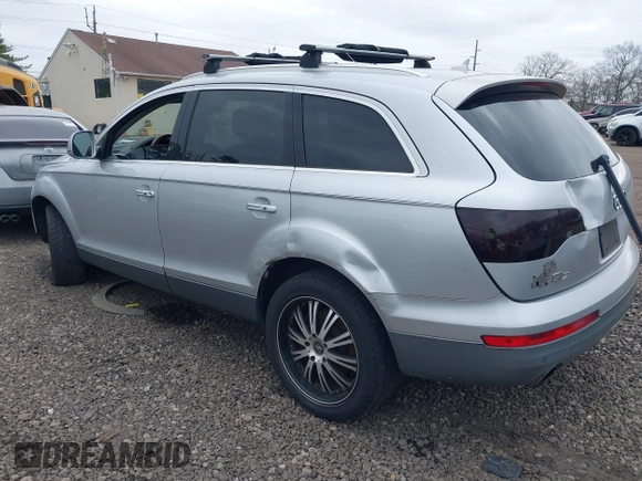 2008 Audi Q7 4.2L Premium with VIN WA1BV74L28D054633, listed as a IAAI auction lot 42026140 with 999,999 mi miles. Bid and sale history available at carsss.com. Image 3.