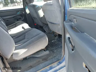 2004 GMC Sierra 1500 Crew Cab SLE with VIN 2GTEK13TX41394077, listed as a IAAI auction lot 42047304 with 227,296 mi miles. Bid and sale history available at carsss.com. Image 8.