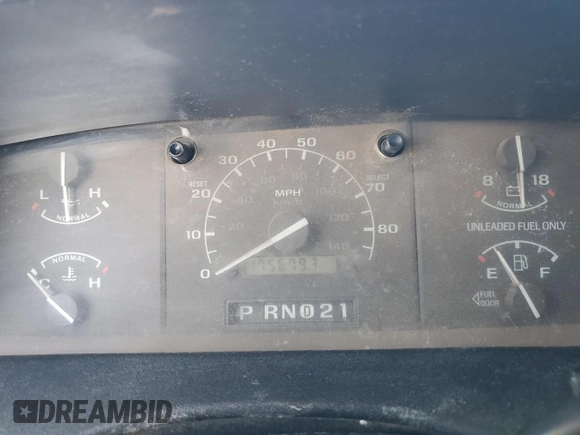 1996 Ford Bronco XL z VIN 1FMEU15N0TLB63427, wystawiony jako Copart lot #82779084 z przebiegiem 175 679 mil mil oraz Szkoda całkowita • Salvage title. Historia ofert i sprzedaży dostępna na DreamBid. Obrazek 9.