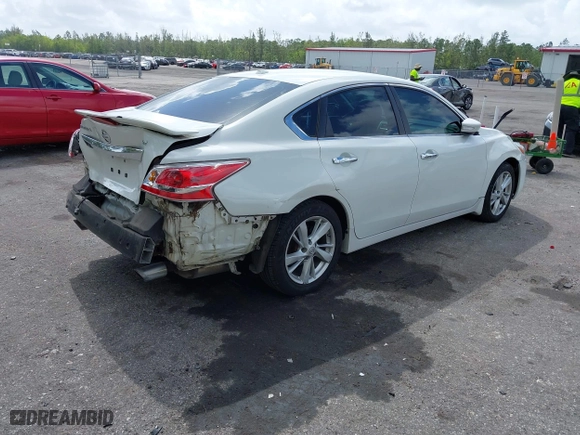 2013 Nissan Altima 2.5 SL with VIN 1N4AL3APXDN421828, listed as a IAAI auction lot 41958638 with 132,717 mi miles. Bid and sale history available at carsss.com. Image 4.