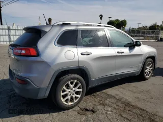 2017 Jeep Cherokee Latitude with VIN 1C4PJLCB2HW619654, listed as a Copart auction lot 52135795 with 161,299 mi miles and Clean Title. Bid and sale history available at carsss.com. Image 3.