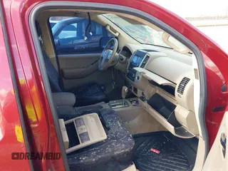 2013 Nissan Frontier SV z VIN 1N6AD0EV0DN718330, wystawiony jako IAAI lot #40808170 z przebiegiem 73 053 mil mil oraz . Historia ofert i sprzedaży dostępna na DreamBid. Obrazek 5.