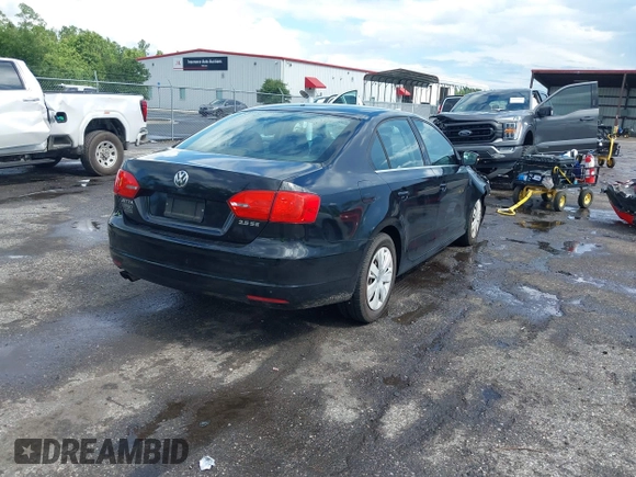 2013 Volkswagen Jetta SE z VIN 3VWDX7AJ4DM396477, wystawiony jako IAAI lot #42659959 z przebiegiem 115 833 mil mil oraz . Historia ofert i sprzedaży dostępna na DreamBid. Obrazek 4.