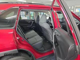 2022 Toyota RAV4 XLE z VIN 2T3W1RFV4NW201045, wystawiony jako Copart lot #62903115 z przebiegiem 26 019 mil mil oraz Czysty tytuł • Clean title. Historia ofert i sprzedaży dostępna na DreamBid. Obrazek 6.