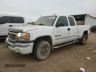 2003 GMC Sierra 2500HD SLE z VIN 1GTHK29U13E138622, wystawiony jako Copart lot #83538364 z przebiegiem 154 046 mil mil oraz Szkoda całkowita • Salvage title. Historia ofert i sprzedaży dostępna na DreamBid. Obrazek 1.