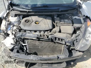 2017 Hyundai Elantra z VIN KMHD35LHXHU381525, wystawiony jako Copart lot #54677875 z przebiegiem 121 960 mil mil oraz Szkoda całkowita • Salvage title. Historia ofert i sprzedaży dostępna na DreamBid. Obrazek 11.