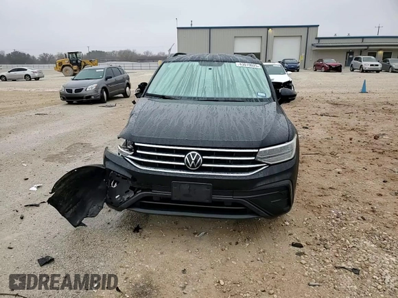 2022 Volkswagen Tiguan S z VIN 3VV1B7AX9NM034513, wystawiony jako Copart lot #43019025 z przebiegiem 71 010 mil mil oraz Szkoda całkowita • Salvage title. Historia ofert i sprzedaży dostępna na DreamBid. Obrazek 11.