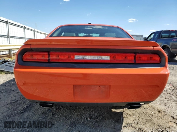 2010 Dodge Challenger R/T Classic z VIN 2B3CJ5DT6AH270246, wystawiony jako Copart lot #53499155 z przebiegiem 69 107 mil mil oraz Szkoda całkowita • Salvage title. Historia ofert i sprzedaży dostępna na DreamBid. Obrazek 6.