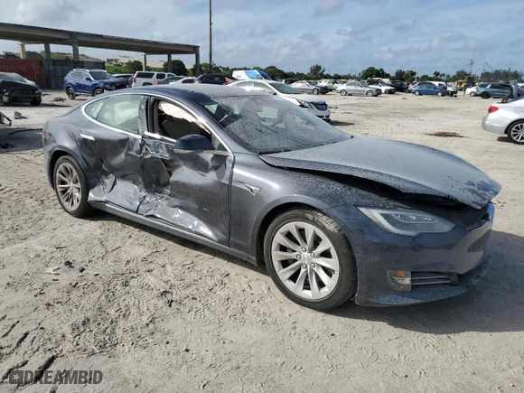 2017 Tesla Model S 100D with VIN 5YJSA1E22HF188426, listed as a Copart auction lot 39728584 with 584 mi miles and Salvage Title. Bid and sale history available at carsss.com. Image 4.