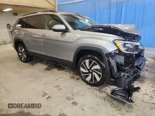 2025 Volkswagen Atlas SE with VIN 1V2HR2CA4SC521845, listed as a Copart auction lot 64470895 with 10,696 mi miles and Clean title. Bid and sale history available at DreamBid. Image 4.
