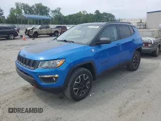 2020 Jeep Compass Trailhawk z VIN 3C4NJDDB7LT221575, wystawiony jako Copart lot #57414255 z przebiegiem 69 159 mil mil oraz Szkoda całkowita • Salvage title. Historia ofert i sprzedaży dostępna na DreamBid. Obrazek 1.