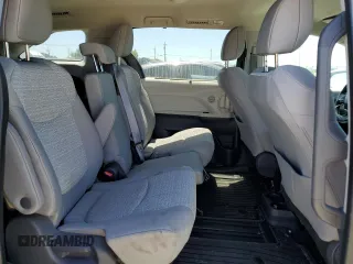 2021 Toyota Sienna LE с VIN 5TDKRKECXMS056186, выставлен на аукционе Copart как лот 57357395 с пробегом 30 580 миль миль и Списание • Salvage title. История ставок и продаж доступна на DreamBid. Изображение 11.