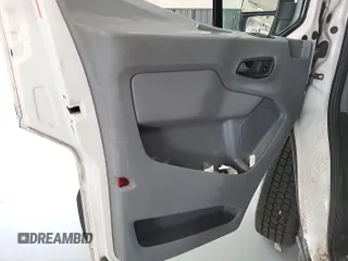 2017 Ford Transit z VIN 1FTYR1YM1HKB05586, wystawiony jako IAAI lot #42621311 z przebiegiem 110 277 mil mil oraz . Historia ofert i sprzedaży dostępna na DreamBid. Obrazek 18.