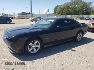 2013 Dodge Challenger SXT z VIN 2C3CDYAG2DH500419, wystawiony jako Copart lot #53856205 z przebiegiem 104 169 mil mil oraz Szkoda całkowita • Salvage title. Historia ofert i sprzedaży dostępna na DreamBid. Obrazek 1.