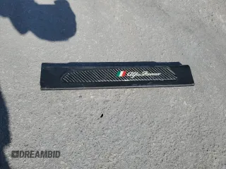 2017 Alfa Romeo Giulia Ti z VIN ZARFAECN9H7561897, wystawiony jako Copart lot #52735005 z przebiegiem 63 586 mil mil oraz Tytuł czysty. Historia ofert i sprzedaży dostępna na DreamBid. Obrazek 12.