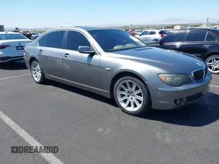 2006 BMW 7 Series 750Li with VIN WBAHN83596DT30289, listed as a IAAI auction lot 41964071 with 174,598 mi miles. Bid and sale history available at carsss.com. Image 1.