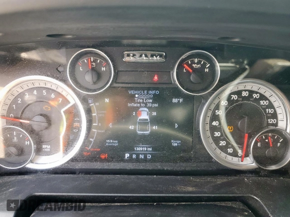 2015 Ram 1500 Outdoorsman z VIN 1C6RR6LT9FS566376, wystawiony jako Copart lot #57241255 z przebiegiem 130 919 mil mil oraz Szkoda całkowita • Salvage title. Historia ofert i sprzedaży dostępna na DreamBid. Obrazek 9.