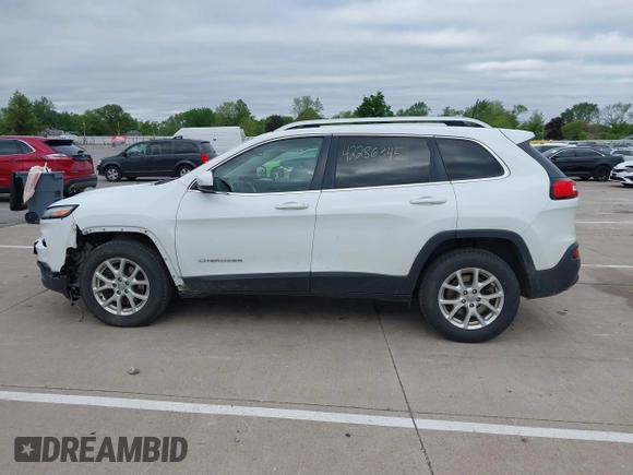2017 Jeep Cherokee Latitude z VIN 1C4PJMCS0HW547004, wystawiony jako IAAI lot #42286345 z przebiegiem 153 186 mil mil oraz . Historia ofert i sprzedaży dostępna na DreamBid. Obrazek 14.