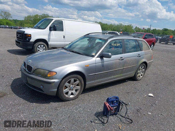 2004 BMW 3 Series 325xi with VIN WBAEP33424PF04323, listed as a IAAI auction lot 42185849 with 157,218 mi miles and . Bid and sale history available at carsss.com. Image 2.