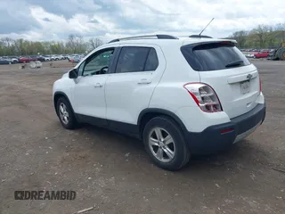 2016 Chevrolet Trax LT z VIN 3GNCJLSB9GL163793, wystawiony jako IAAI lot #42108040 z przebiegiem 263 074 mil mil oraz . Historia ofert i sprzedaży dostępna na DreamBid. Obrazek 3.