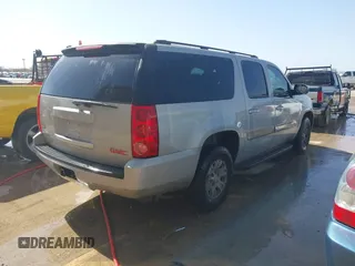 2007 GMC Yukon XL SLT with VIN 1GKFC16017J242173, listed as a IAAI auction lot 41641466 with 196,631 mi miles. Bid and sale history available at carsss.com. Image 4.