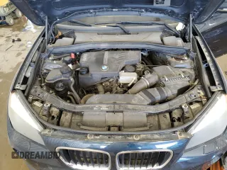 2013 BMW X1 xDrive28i z VIN WBAVL1C59DVR90212, wystawiony jako Copart lot #55884405 z przebiegiem 92 613 mil mil oraz Czysty tytuł • Clean title. Historia ofert i sprzedaży dostępna na DreamBid. Obrazek 12.
