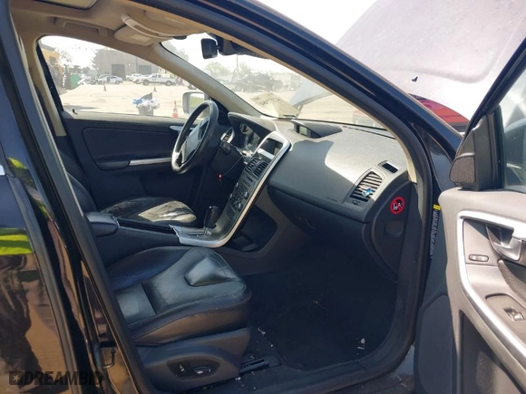 2010 Volvo XC60 3.0T with VIN YV4992DZ8A2022087, listed as a IAAI auction lot 42032484 with 162,246 mi miles. Bid and sale history available at carsss.com. Image 5.