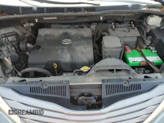 2011 Toyota Sienna XLE с VIN 5TDDK3DC9BS016604, выставлен на аукционе Copart как лот 59236145 с пробегом 372 585 миль миль и Чистый • Clean title. История ставок и продаж доступна на DreamBid. Изображение 12.