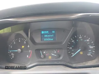 2018 Ford Transit Passenger XL z VIN 1FBAX2CM2JKA31397, wystawiony jako IAAI lot #42252424 z przebiegiem 72 434 mil mil oraz . Historia ofert i sprzedaży dostępna na DreamBid. Obrazek 7.