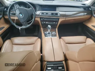 2011 BMW 7 Series 740Li z VIN WBAKB4C55BC574335, wystawiony jako Copart lot #59947785 z przebiegiem 106 366 mil mil oraz Szkoda całkowita • Salvage title. Historia ofert i sprzedaży dostępna na DreamBid. Obrazek 8.