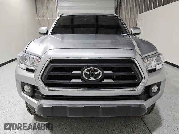 2022 Toyota Tacoma SR5 z VIN 3TMAZ5CN8NM183375, wystawiony jako Copart lot #57228025 z przebiegiem 81 738 mil mil oraz Czysty tytuł • Clean title. Historia ofert i sprzedaży dostępna na DreamBid. Obrazek 5.