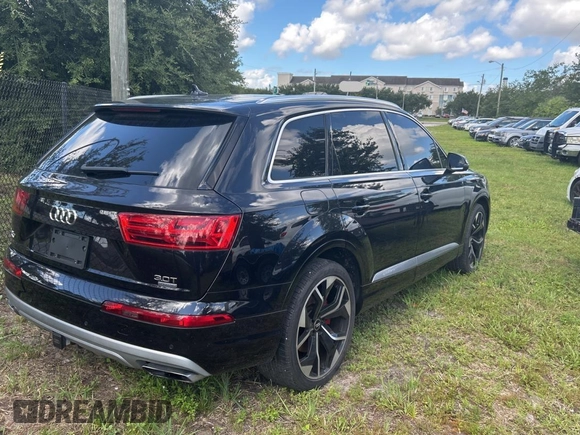 2017 Audi Q7 Premium with VIN WA1AAAF76HD005567, listed as a Copart auction lot 66476635 with 106,594 mi miles and Clean title. Bid and sale history available at DreamBid. Image 4.