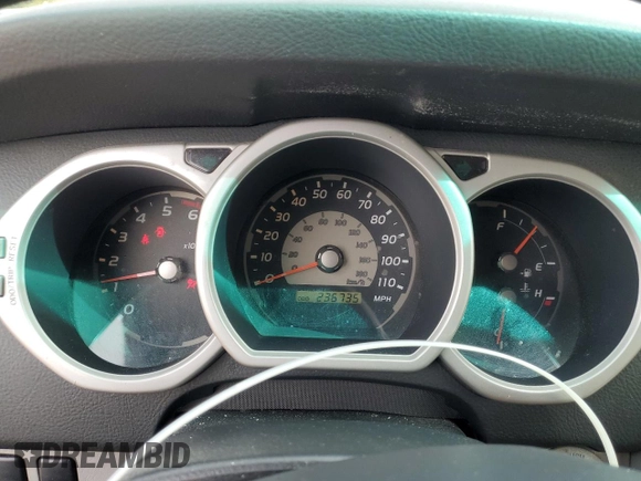 2004 Toyota 4Runner SR5 with VIN JTEBU14R248018353, listed as a Copart auction lot 58437885 with 236,735 mi miles and Clean title. Bid and sale history available at DreamBid. Image 9.