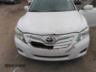 2011 Toyota Camry LE z VIN 4T1BF3EK9BU656806, wystawiony jako IAAI lot #41792844 z przebiegiem 163 634 mil mil oraz . Historia ofert i sprzedaży dostępna na DreamBid. Obrazek 6.