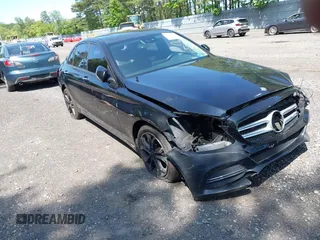 2016 Mercedes-Benz C 300 Luxury z VIN 55SWF4KB8GU149538, wystawiony jako IAAI lot #42396790 z przebiegiem 129 240 mil mil oraz . Historia ofert i sprzedaży dostępna na DreamBid. Obrazek 1.