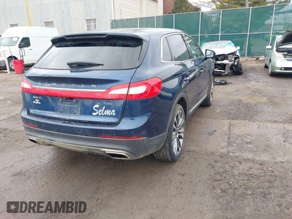 2017 Lincoln MKX Reserve z VIN 2LMPJ8LP2HBL45950, wystawiony jako IAAI lot #41179308 z przebiegiem 96 429 mil mil oraz . Historia ofert i sprzedaży dostępna na DreamBid. Obrazek 4.