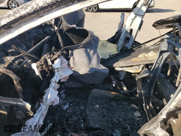 2022 Tesla Model 3 with VIN 5YJ3E1EA7NF335948, listed as a Copart auction lot 46820795 with Not Provided miles and Salvage Title. Bid and sale history available at DreamBid. Image 7.