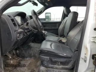 2022 Ram 3500 Tradesman z VIN 3C7WRTCLXNG312145, wystawiony jako Copart lot #43987335 z przebiegiem 85 456 mil mil oraz Szkoda całkowita • Salvage title. Historia ofert i sprzedaży dostępna na DreamBid. Obrazek 7.