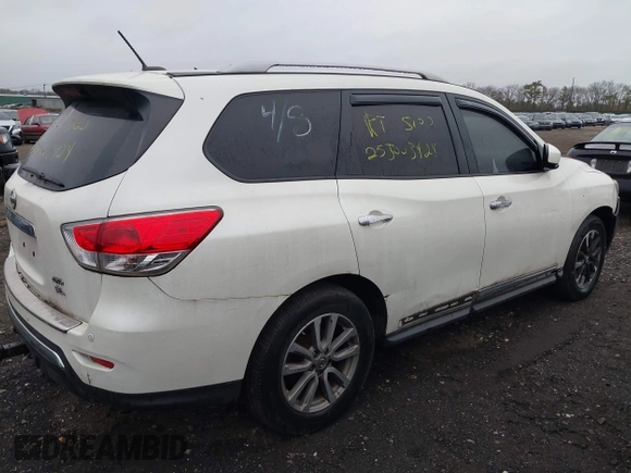 2016 Nissan Pathfinder Platinum with VIN 5N1AR2MM0GC618975, listed as a IAAI auction lot 41961002 with Not Provided miles. Bid and sale history available at carsss.com. Image 4.