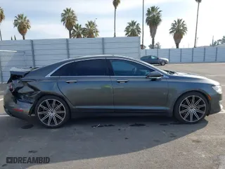 2017 Lincoln MKZ Select with VIN 3LN6L5CC8HR629422, listed as a IAAI auction lot 41566066 with 95,588 mi miles. Bid and sale history available at carsss.com. Image 13.