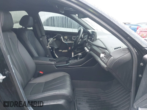2024 Acura Integra w/A-Spec Package z VIN 19UDE4H37RA012809, wystawiony jako IAAI lot #41765651 z przebiegiem 11 017 mil mil oraz . Historia ofert i sprzedaży dostępna na DreamBid. Obrazek 5.