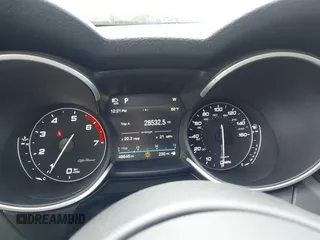 2019 Alfa Romeo Stelvio z VIN ZASPAKAN6K7C73740, wystawiony jako IAAI lot #42296395 z przebiegiem 49 646 mil mil oraz . Historia ofert i sprzedaży dostępna na DreamBid. Obrazek 7.