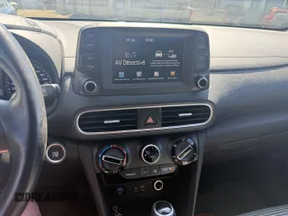 2020 Hyundai Kona Limited z VIN KM8K3CA52LU428169, wystawiony jako Copart lot #57976125 z przebiegiem 62 593 mil mil oraz Szkoda całkowita • Salvage title. Historia ofert i sprzedaży dostępna na DreamBid. Obrazek 8.