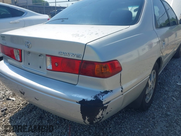 2001 Toyota Camry CE with VIN 4T1BG22K11U805882, listed as a IAAI auction lot 42576999 with 300,777 mi miles and . Bid and sale history available at DreamBid. Image 12.