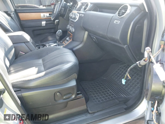 2013 Land Rover LR4 HSE with VIN SALAG2D45DA661198, listed as a IAAI auction lot 40692110 with 135,524 mi miles and . Bid and sale history available at DreamBid. Image 5.